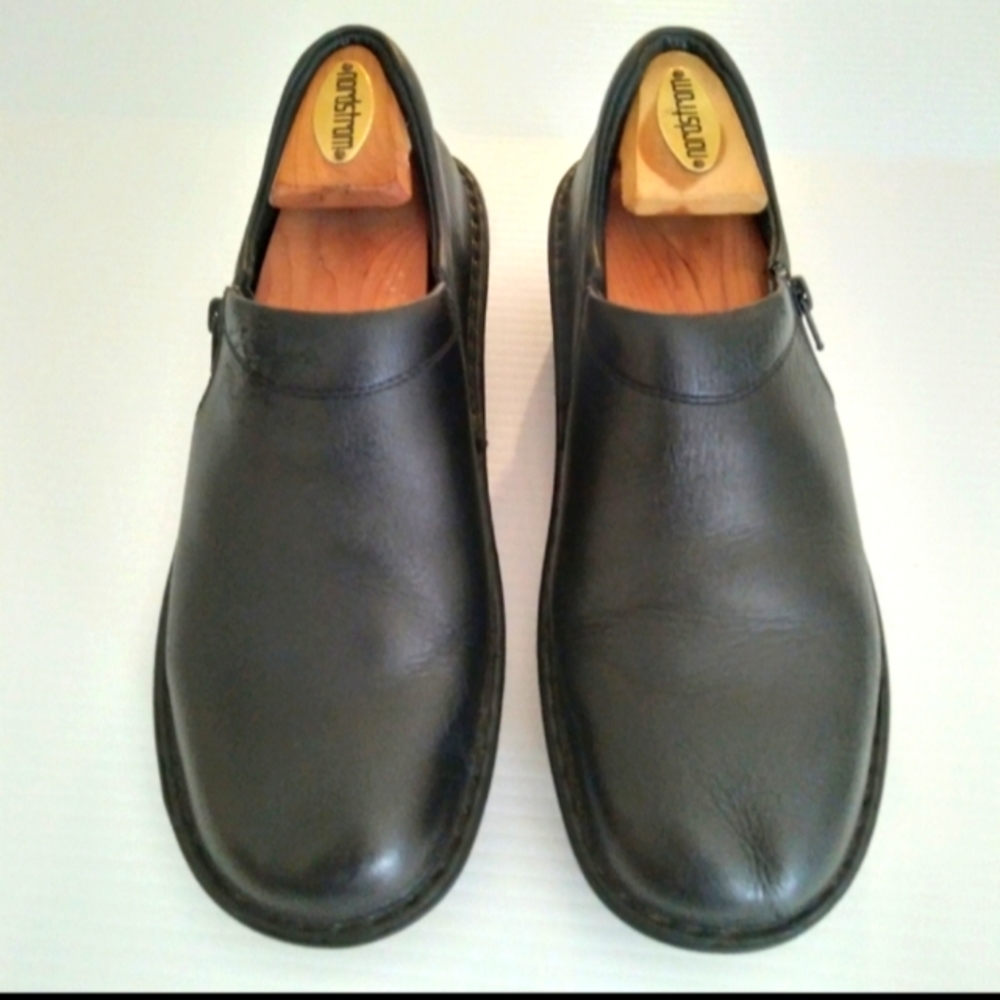Naot Black Clogs Sz 9